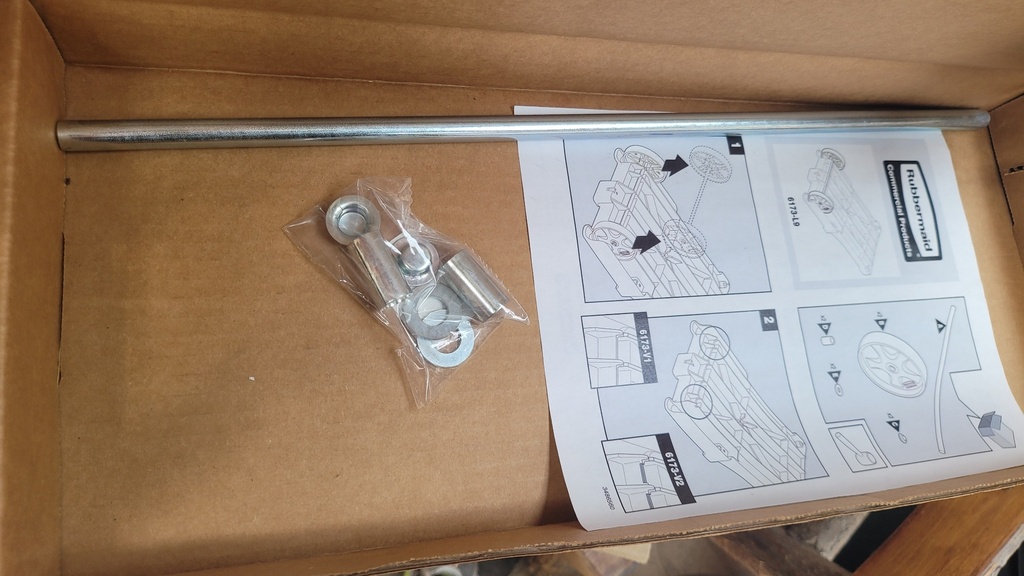 Conjunto de 2 Ruedas y Eje -1 20 Cm.para Carro de Limpieza Rubbermaid