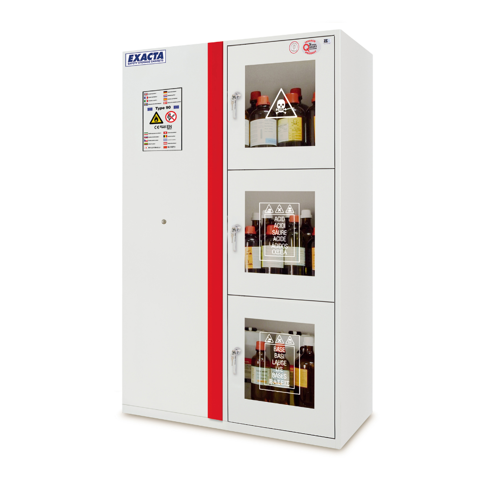 ARMARIO DE 4 COMPARTIMENTOS CON 2 PUERTAS DE CRISTAL.