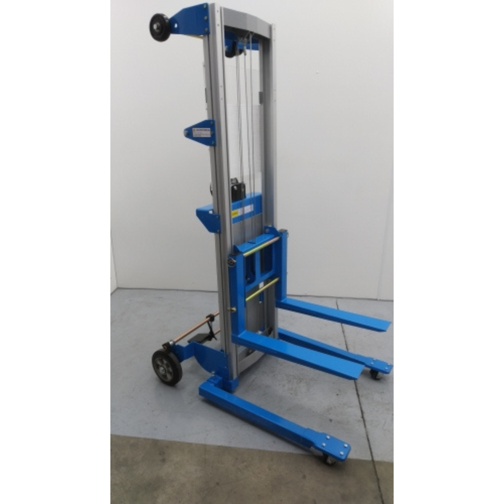 ELEVADOR ALUMINIO PARA UNA ALTURA 2500MM Y DESCARGA DE 180KG