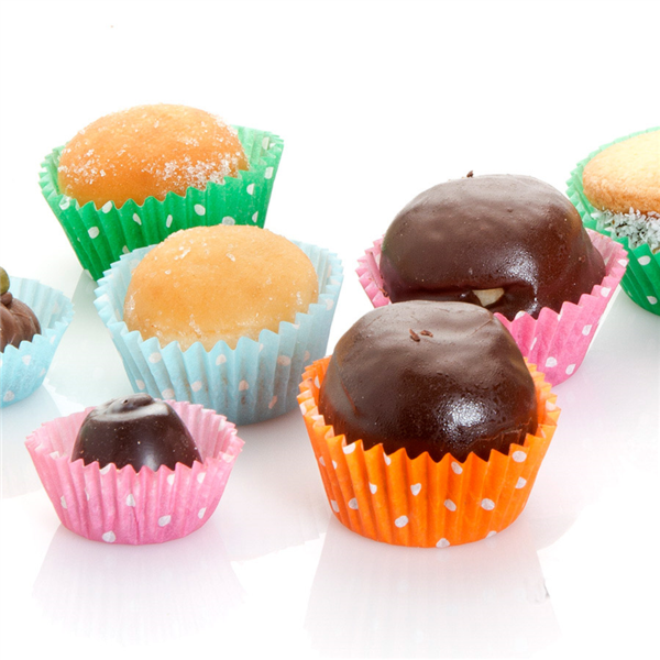 [198.02] Cápsulas 'Petits Fours - Polka' 50 G/M2 Ø 4,1X2,7 Cm Surtido Perg. Antigrasas (1000 Unid.)